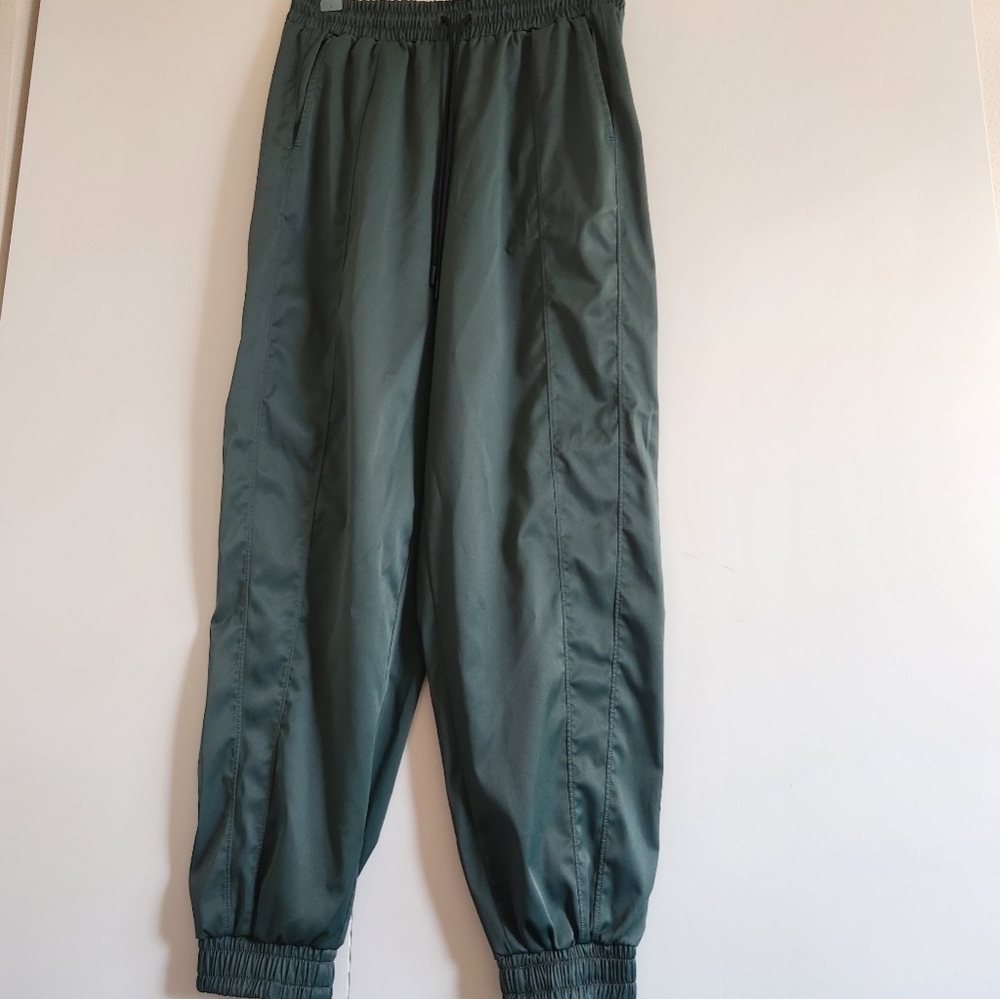 Zella Lightweight Jogger Pants Size S Green Athleisure Lounge
